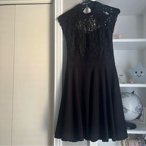 Jun and Ivy Women's midi dressy dress party with lace in the front and back.